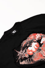 Načíst obrázek do prohlížeče Galerie, Bloody Kiss Tshirt V2
